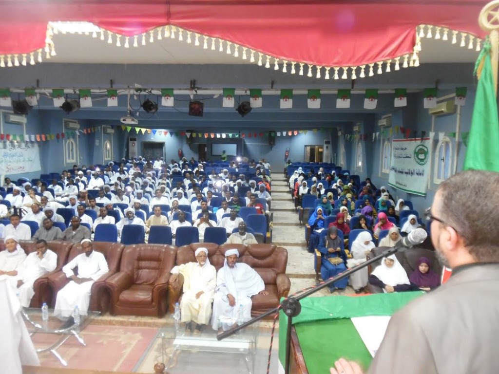 الأستاذ حمدادوش ينشط تجمع شعبي بولاية أدرار